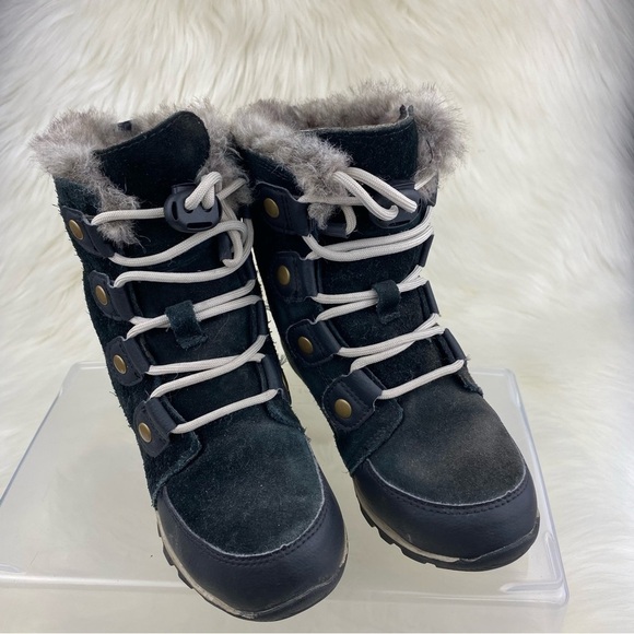 SOREL WINTER FUR  LACE UP BOOTS - Picture 1 of 9